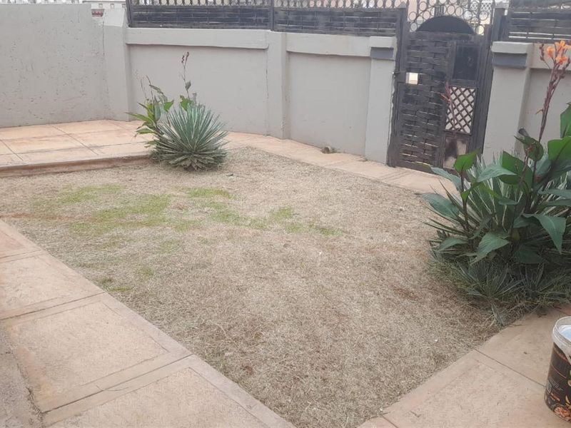 2 Bedroom House  For Sale in Mahube Valley, Gemvalley , Pretoria - Photo 4