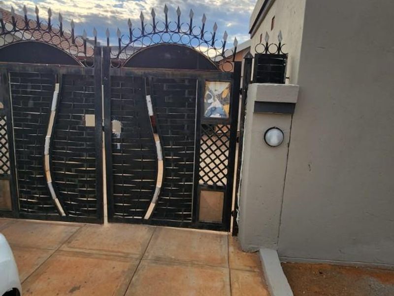2 Bedroom House  For Sale in Mahube Valley, Gemvalley , Pretoria - Photo 3