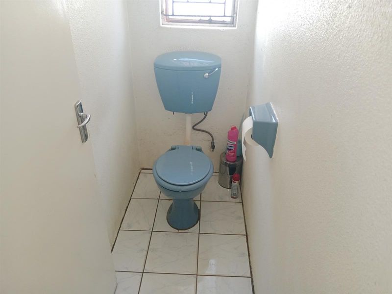 FOR SALE: Beautiful Family Home in Mabopane Unit M, Prime Investment Opportunity - Photo 7