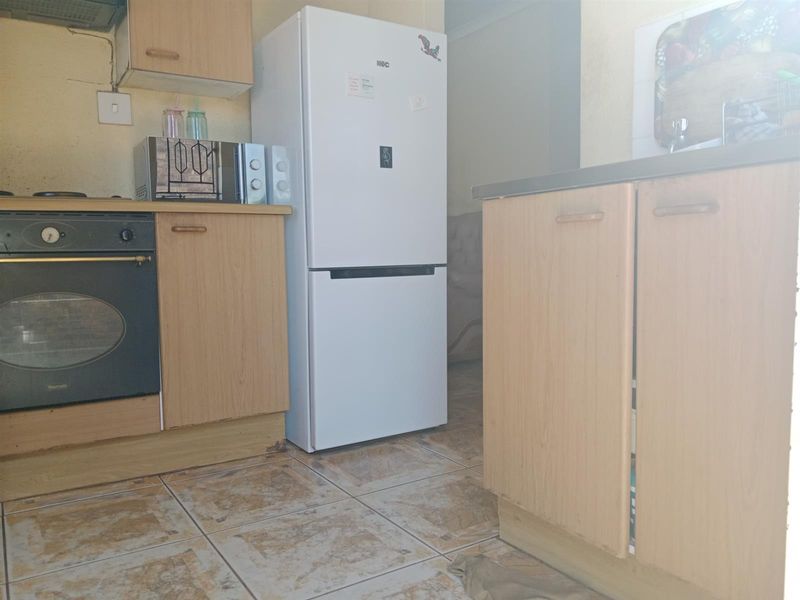 FOR SALE: Beautiful Family Home in Mabopane Unit M, Prime Investment Opportunity - Photo 10