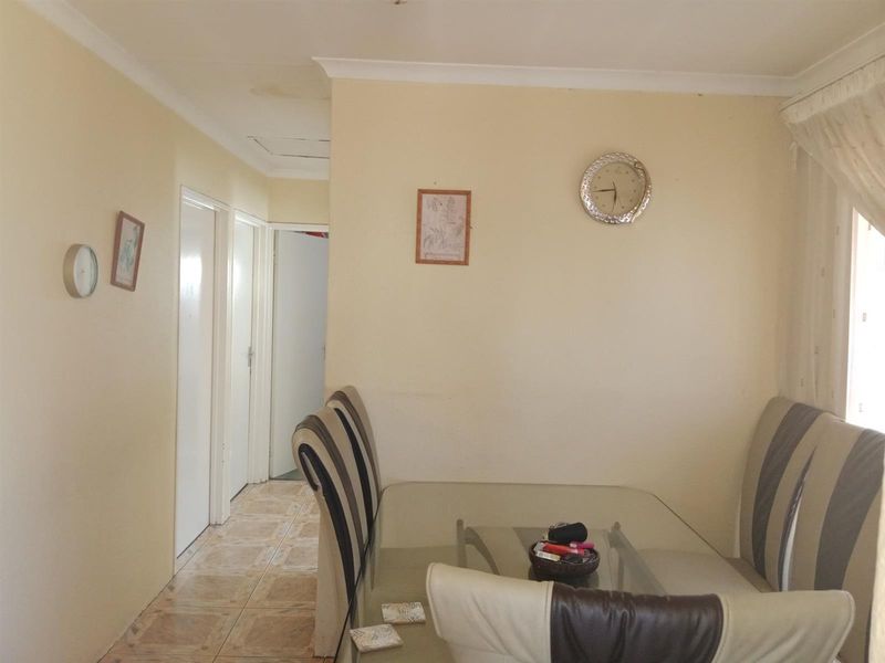 FOR SALE: Beautiful Family Home in Mabopane Unit M, Prime Investment Opportunity - Photo 8