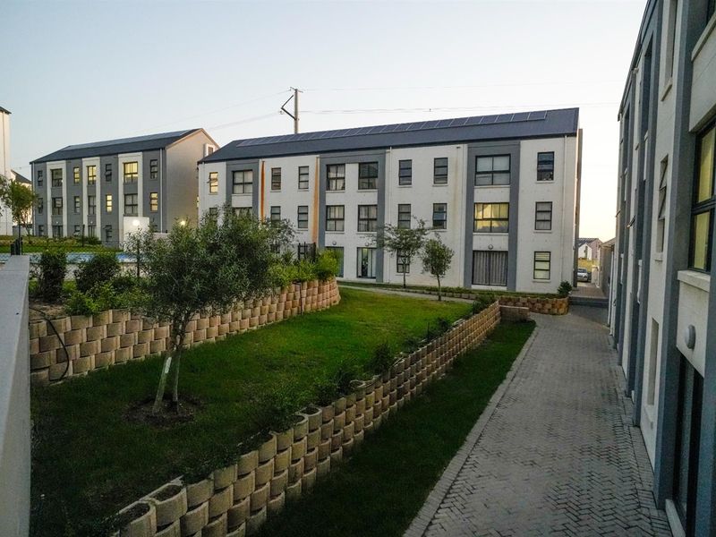 Apartment For Sale in Aan de Wijnlanden Stellenbosch Western Cape - Photo 9