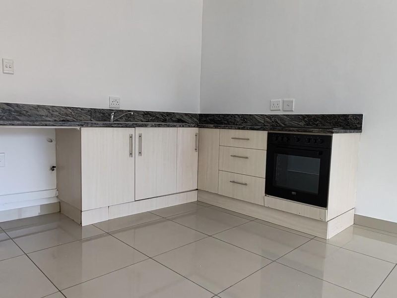 Spectacular 2nd Floor 1-Bedroom Apartment in Bergvliet Vistas - Photo 6