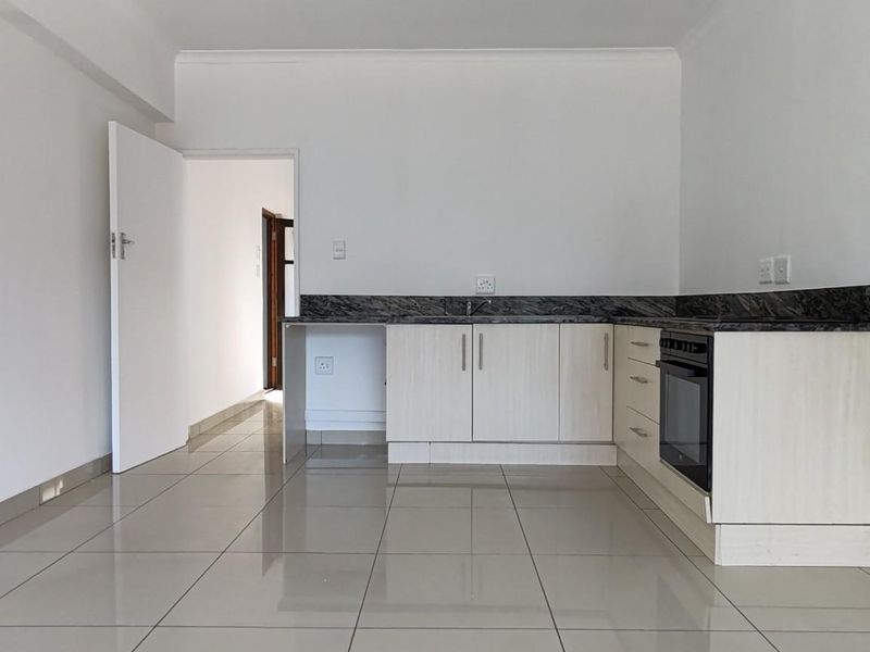 Spectacular 2nd Floor 1-Bedroom Apartment in Bergvliet Vistas - Photo 5