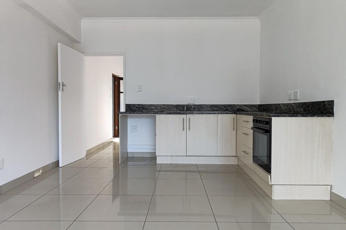 Spectacular 2nd Floor 1-Bedroom Apartment in Bergvliet Vistas - Photo 5