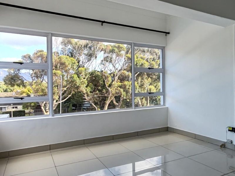 Spectacular 2nd Floor 1-Bedroom Apartment in Bergvliet Vistas - Photo 2