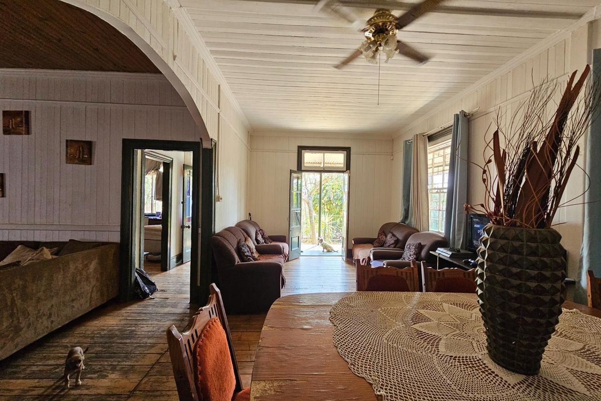 Fixer upper in Barberton - Photo 4