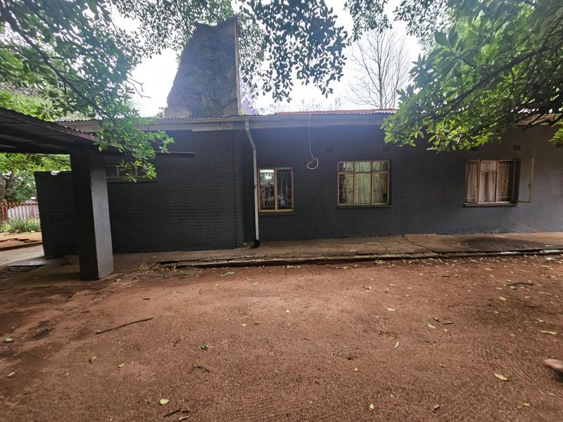 House on a big stand For Sale in Barberton - Photo 4