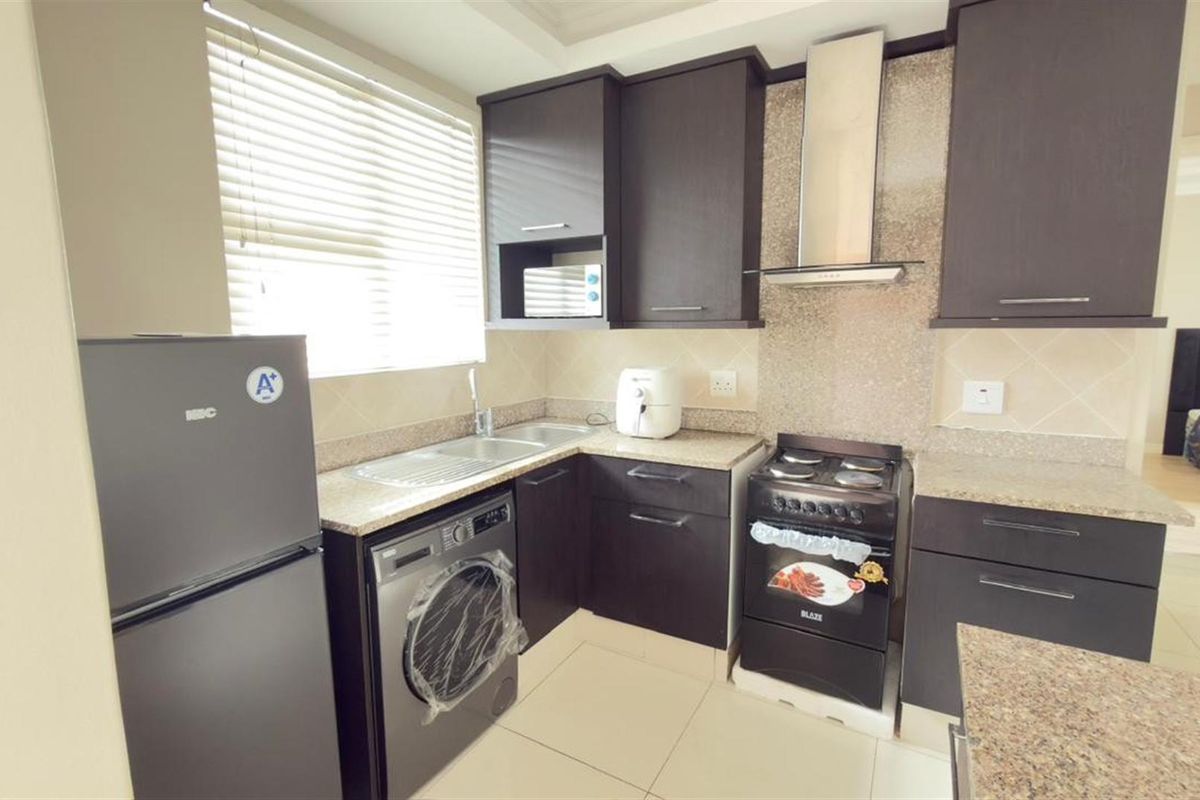 Chic 2 Bed 2 Bath Apartment To Rent on Umhlanga Ridge - Photo 5