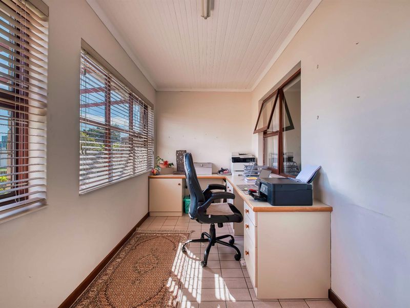 Affordable Three Bedroom Townhouse in Sought After Koensprag - Photo 6