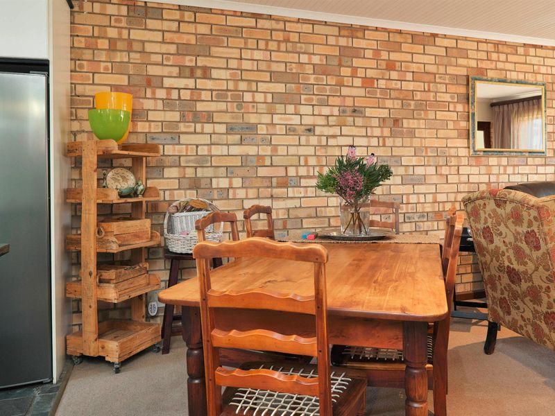 Affordable Three Bedroom Townhouse in Sought After Koensprag - Photo 9
