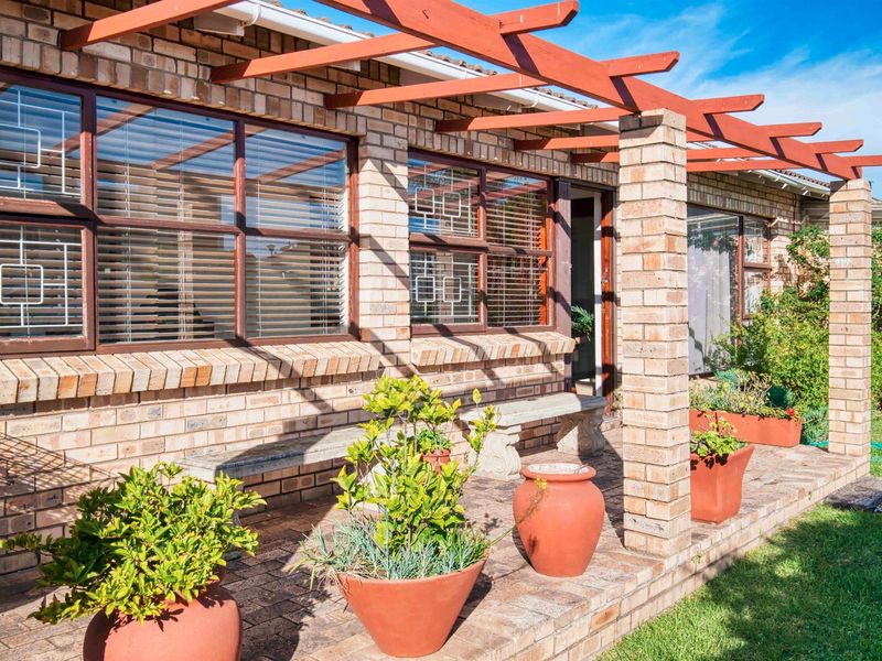 Affordable Three Bedroom Townhouse in Sought After Koensprag - Photo 4