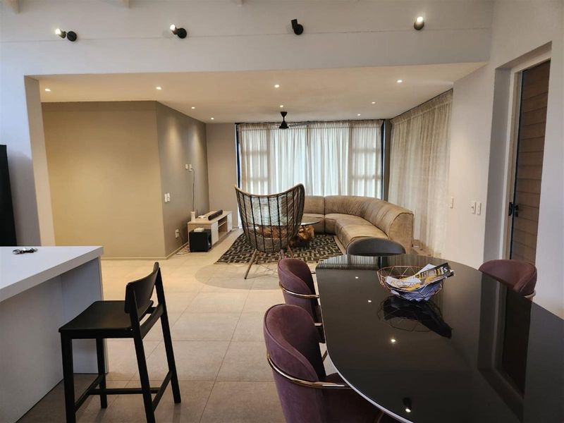 Excecutive Home, well designed property in a Secure Esate with a private garden. - Photo 6