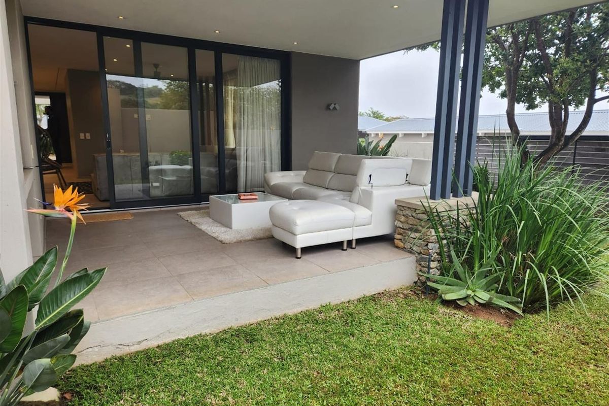 Excecutive Home, well designed property in a Secure Esate with a private garden. - Photo 4