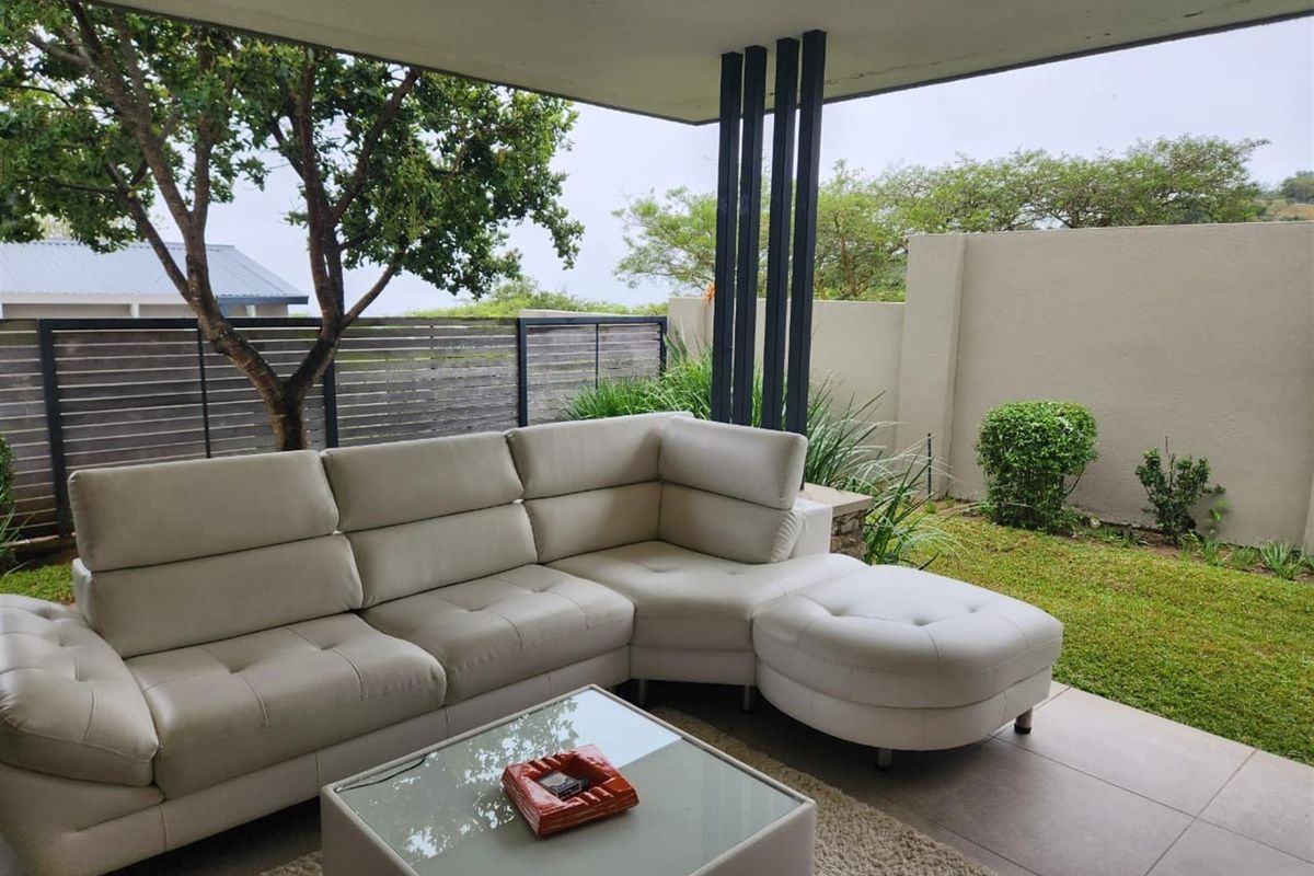 Excecutive Home, well designed property in a Secure Esate with a private garden. - Photo 3