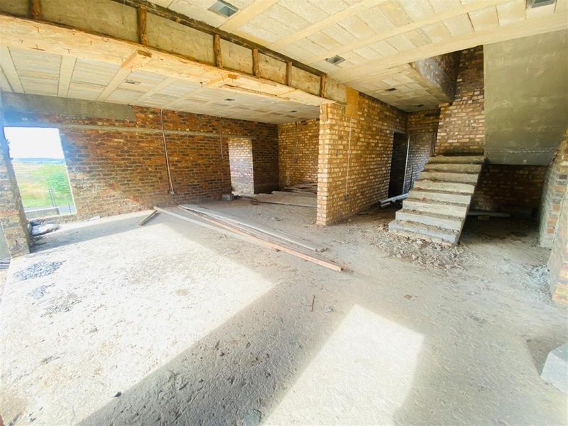 House On Auction in Witbank - Photo 7