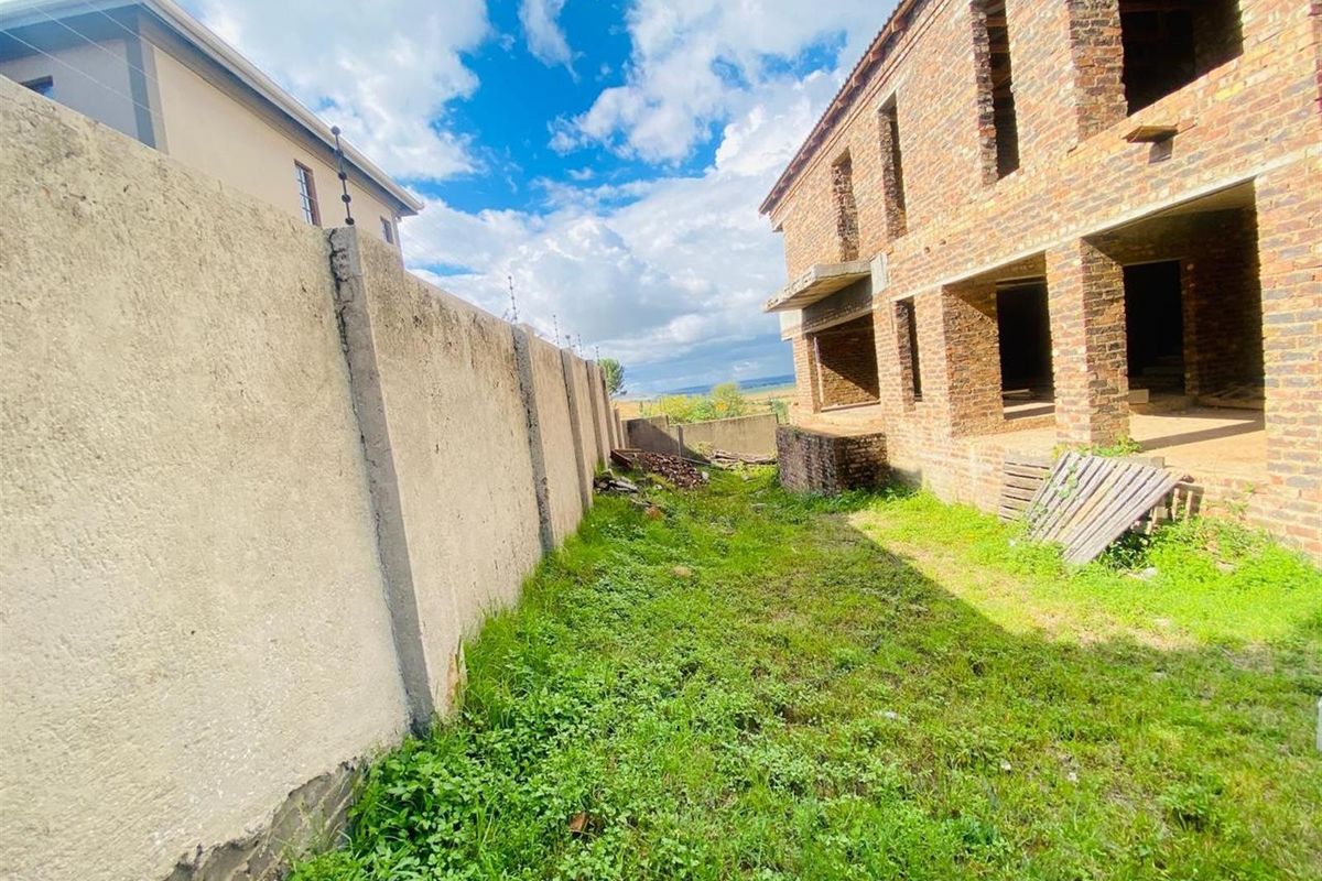 House On Auction in Witbank - Photo 5