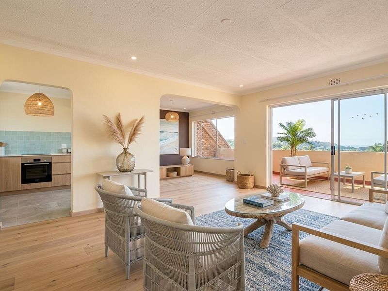 Sky-High Living: Sunlit Penthouse with Endless Views - Photo 5