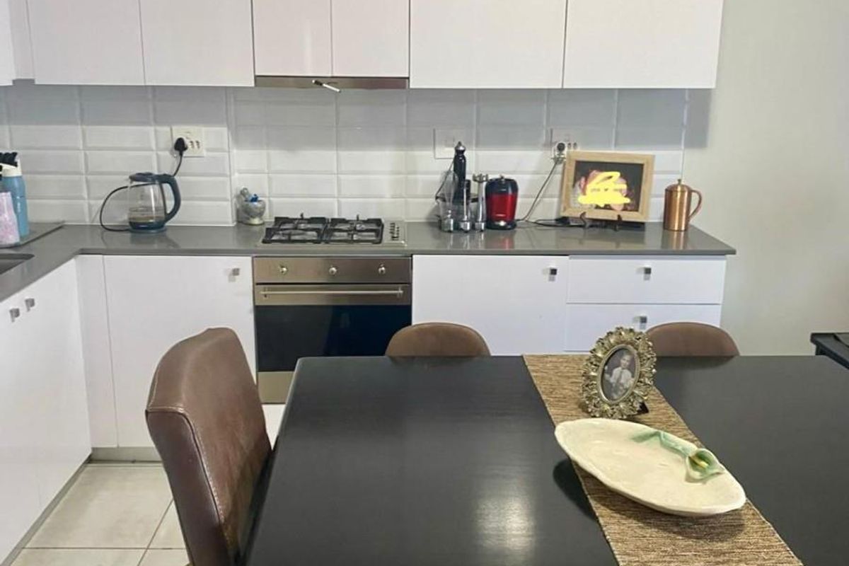 Apartment For Sale in Paardevlei, Somerset West - Photo 4