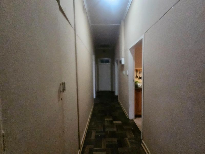 House with Flat For Sale in Barberton - Photo 10