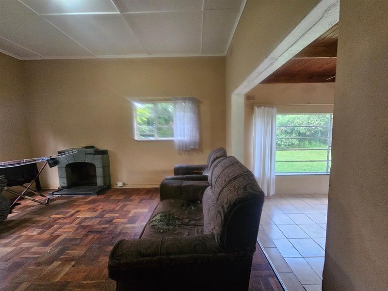 House with Flat For Sale in Barberton - Photo 4