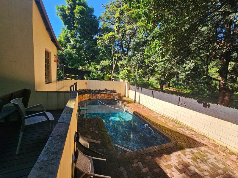 Modern House with 2 Flats and Pool For Sale in Barberton - Photo 3