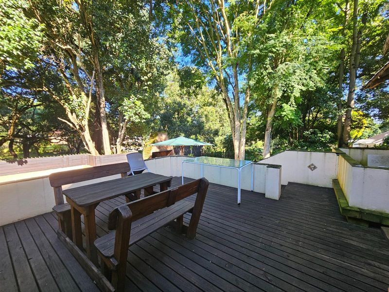 Modern House with 2 Flats and Pool For Sale in Barberton - Photo 8