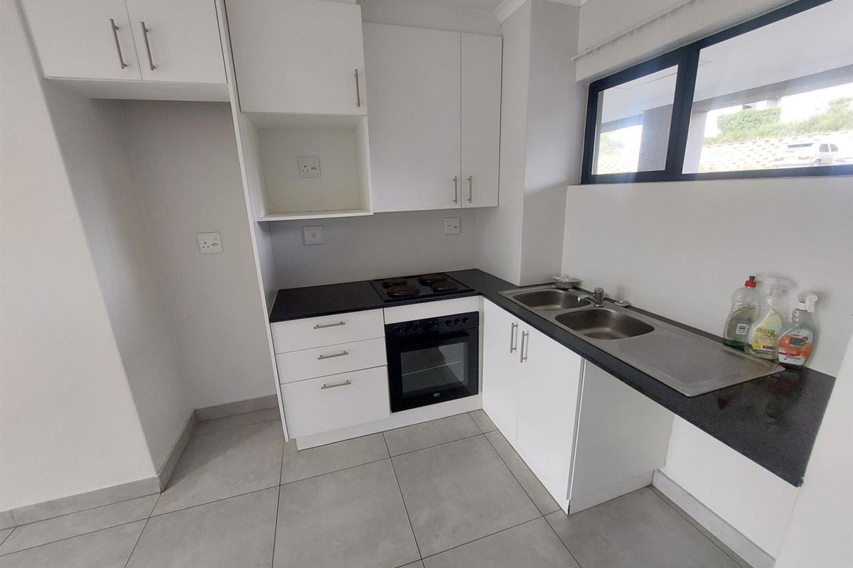 2 bed 2 bath Apartment For Sale in upmarket estate in Hayfields - Photo 2