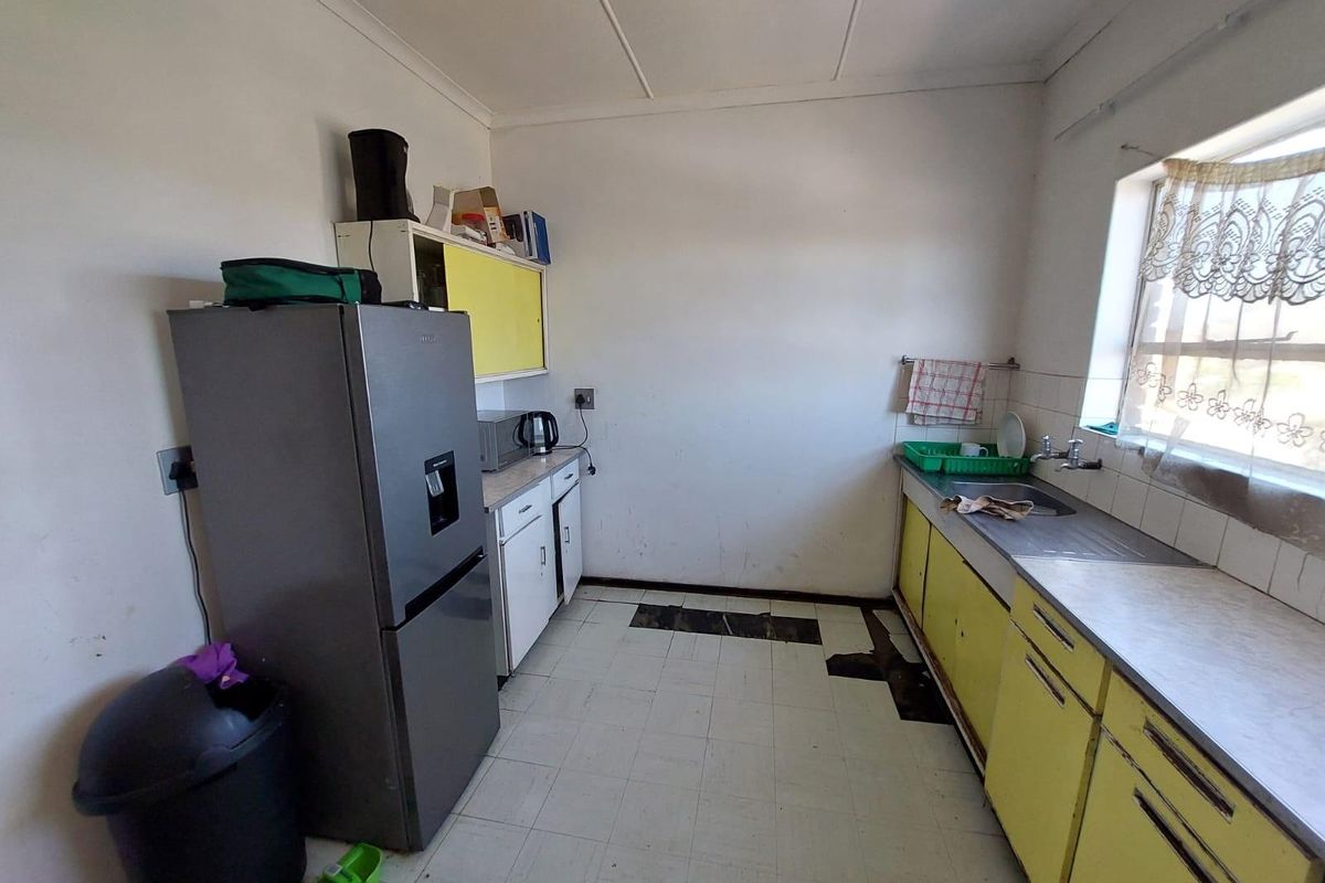 GREAT INVESTMENT OPPORTUNITY! - Photo 2