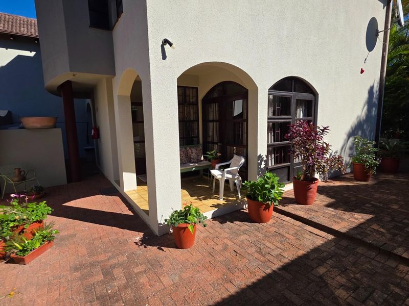 Immaculate Duplex For Sale in Uvongo - Photo 10