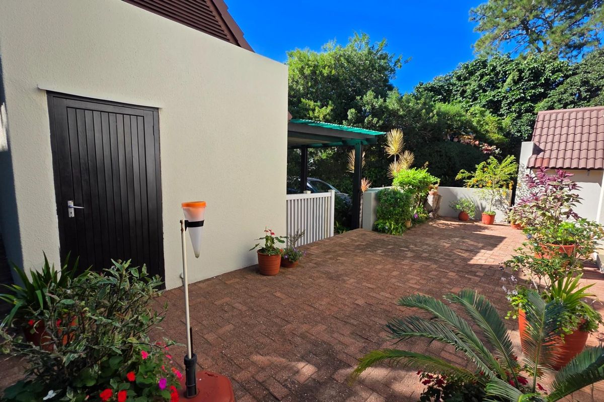 Immaculate Duplex For Sale in Uvongo - Photo 4