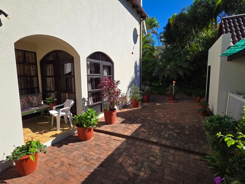 Immaculate Duplex For Sale in Uvongo - Photo 9