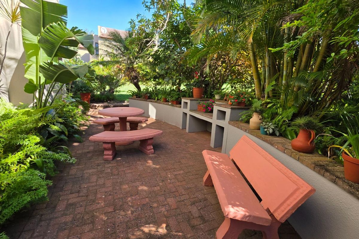 Immaculate Duplex For Sale in Uvongo - Photo 5