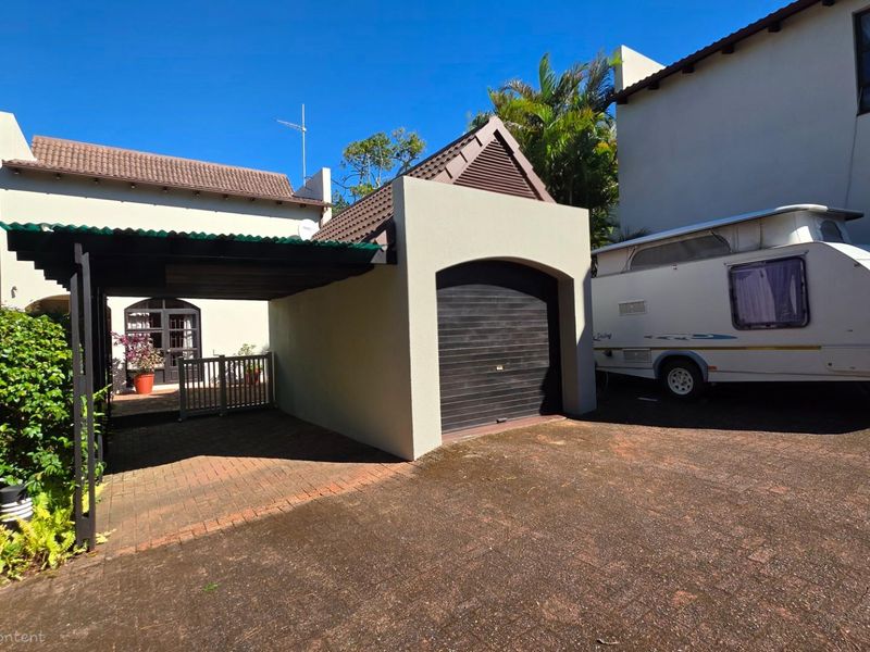 Immaculate Duplex For Sale in Uvongo - Photo 2