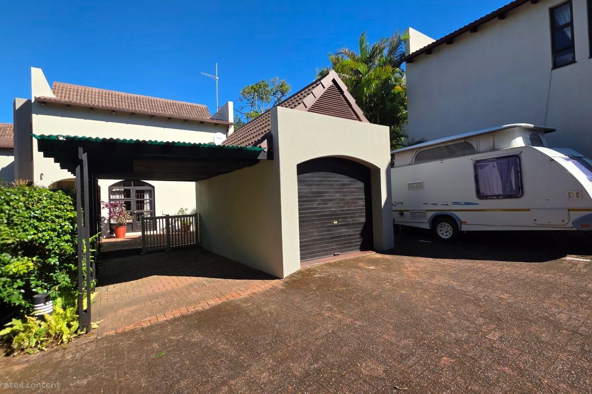 Immaculate Duplex For Sale in Uvongo - Photo 2
