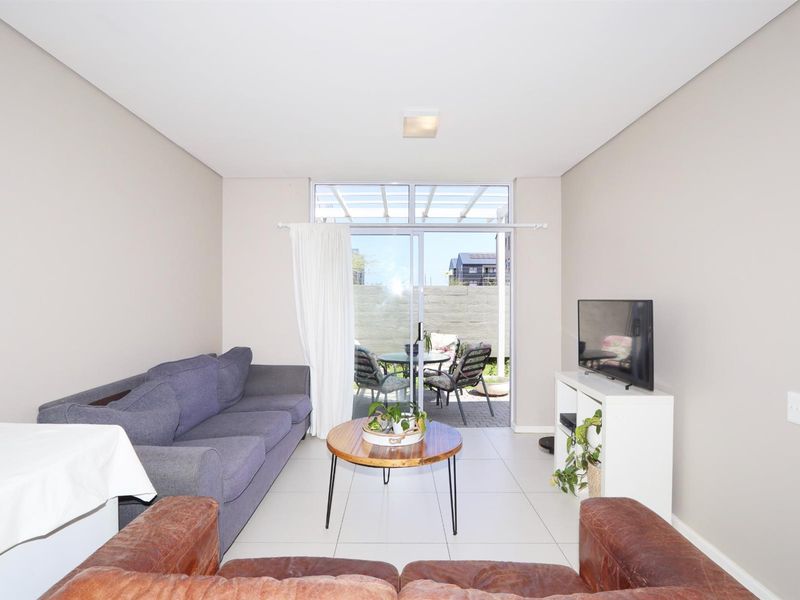 2 Bed Double Storey Townhouse in Somerset Lakes Lifestyle Estate - Photo 7