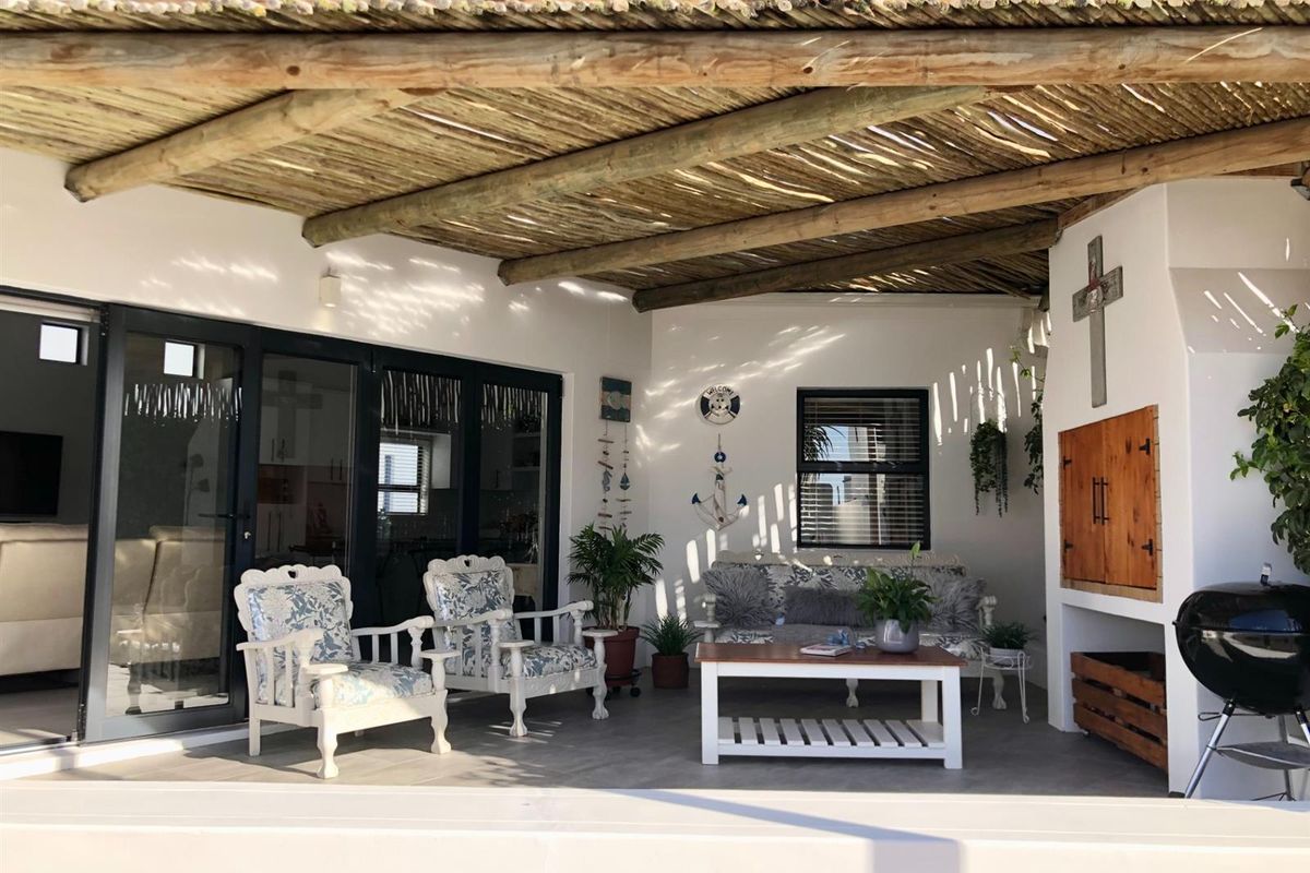Secure Coastal Lifestyle in Jacobsbaai - Photo 3