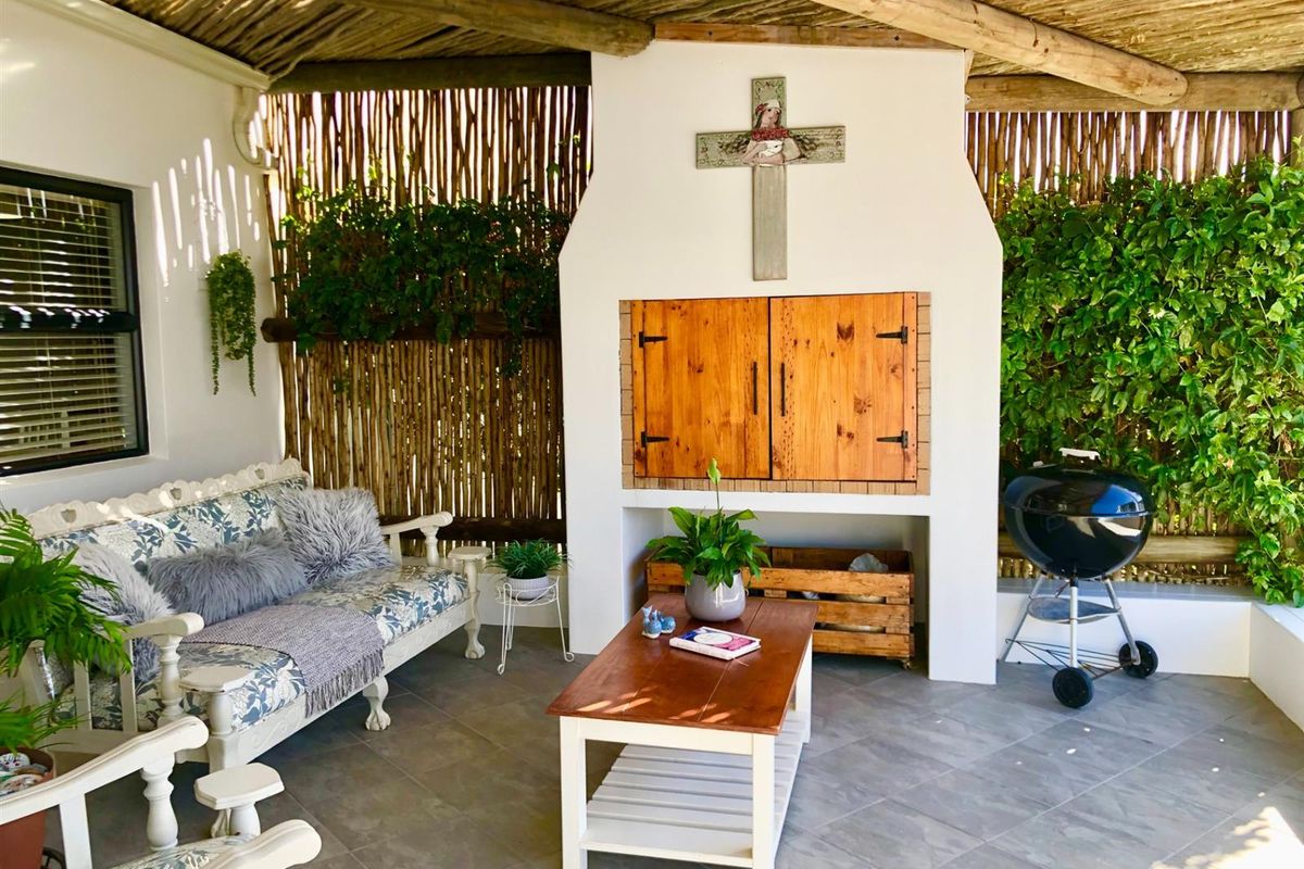 Secure Coastal Lifestyle in Jacobsbaai - Photo 5