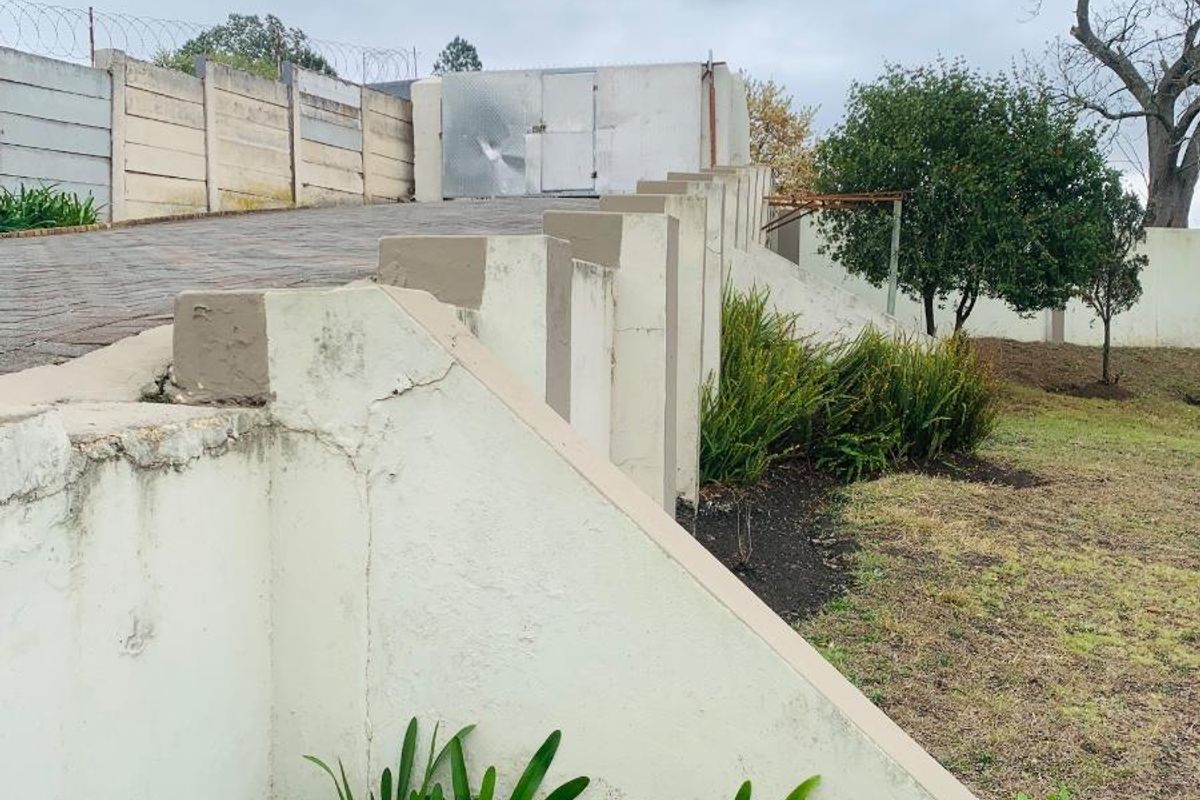 House For Sale in Butterworth - Photo 3