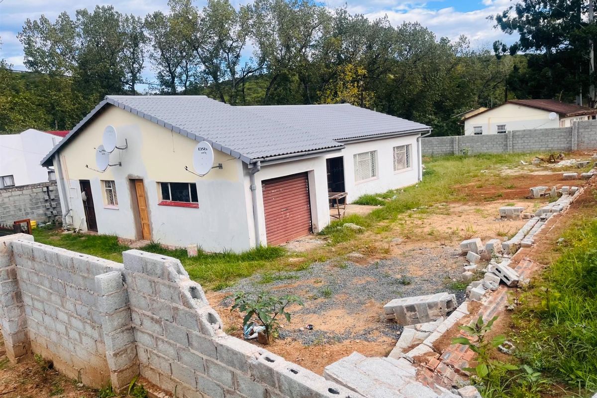 House For Sale in Butterworth - Photo 2