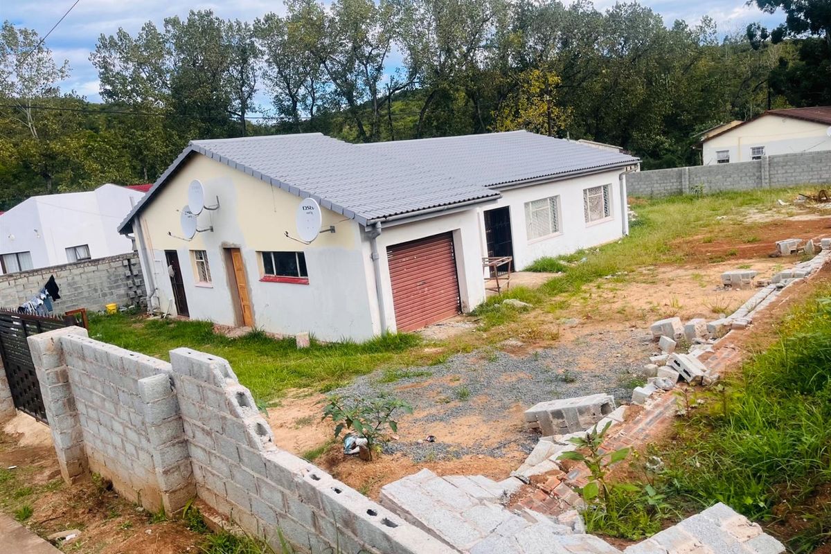 House For Sale in Butterworth - Photo 3