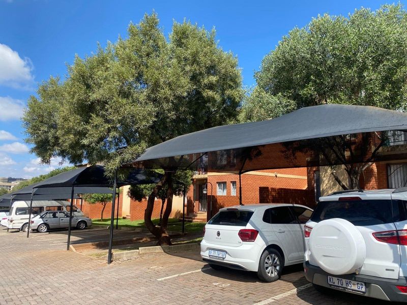 Apartment To Rent in Noordwyk, Midrand - Photo 2