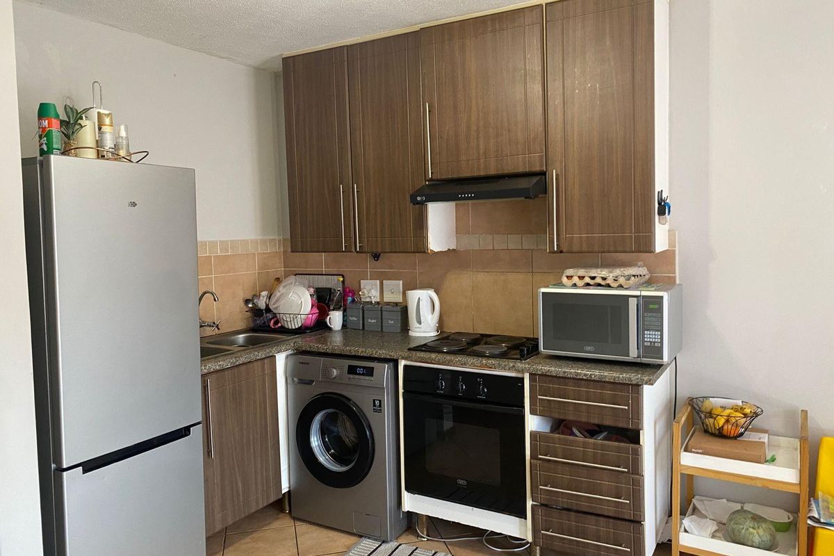 Apartment To Rent in Noordwyk, Midrand - Photo 5