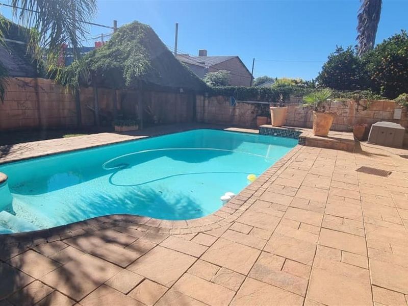 Prime Investment opportunity - Ideal for Student accommodation or family living - Photo 1