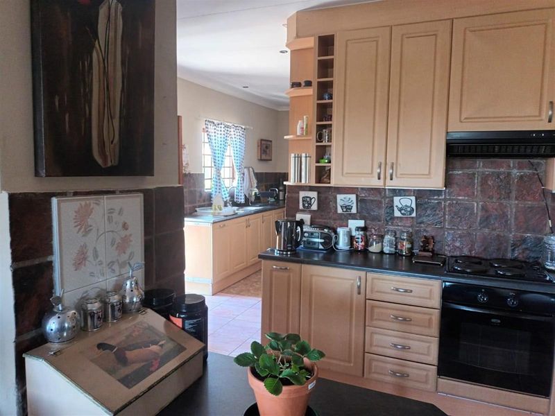 House On Auction in Witbank - Photo 6