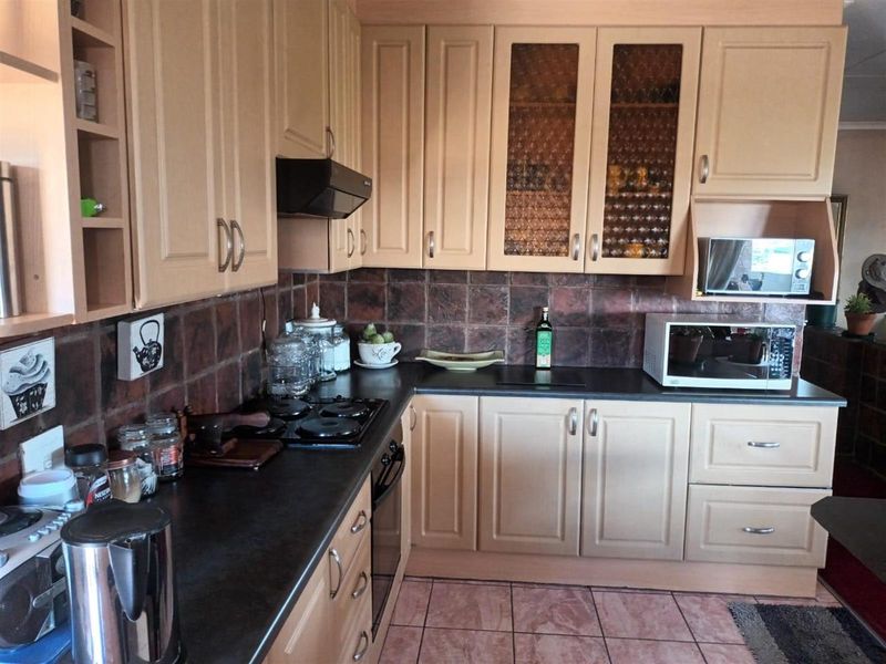 House On Auction in Witbank - Photo 5