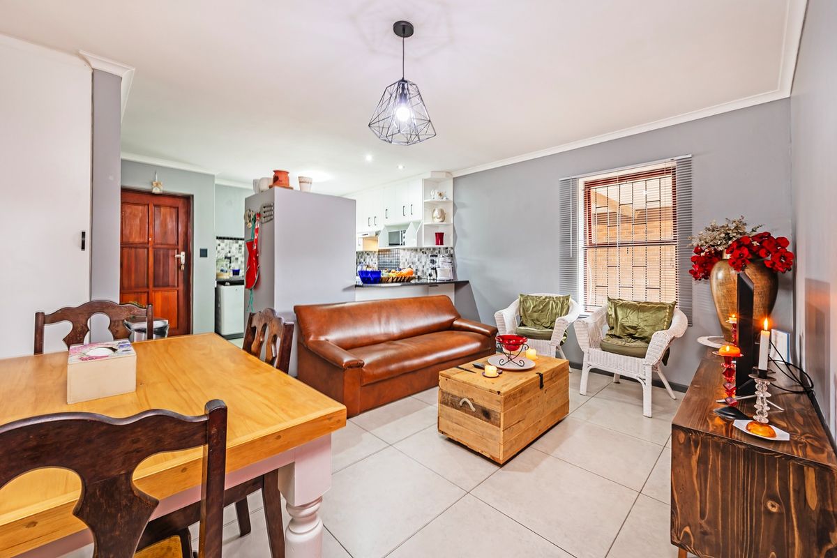 House For Sale in Langeberg Heights, Kraaifontein - Photo 5