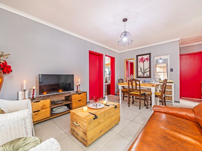 House For Sale in Langeberg Heights, Kraaifontein - Photo 8