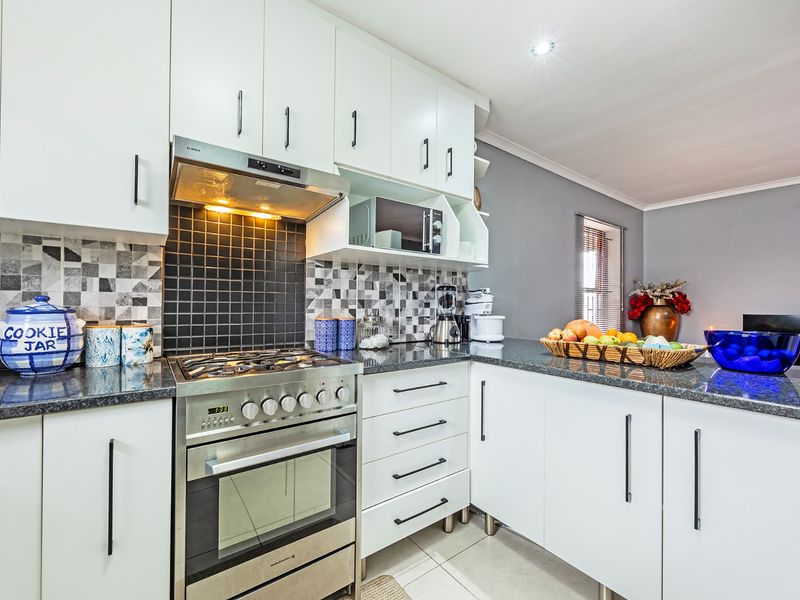 House For Sale in Langeberg Heights, Kraaifontein - Photo 3