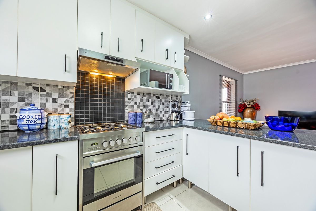 House For Sale in Langeberg Heights, Kraaifontein - Photo 3